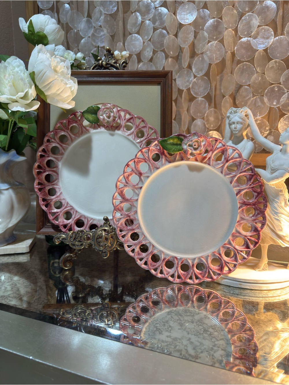 Vintage reticulated plates-Set of 2
